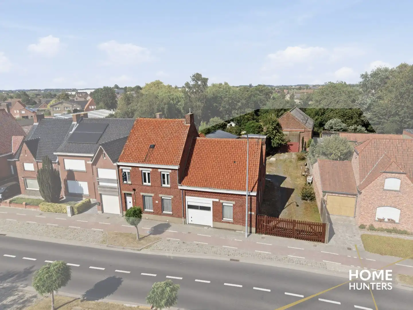 Veelzijdige eigendom met te renoveren woning en twee ruime loodsen in Langemark foto 31
