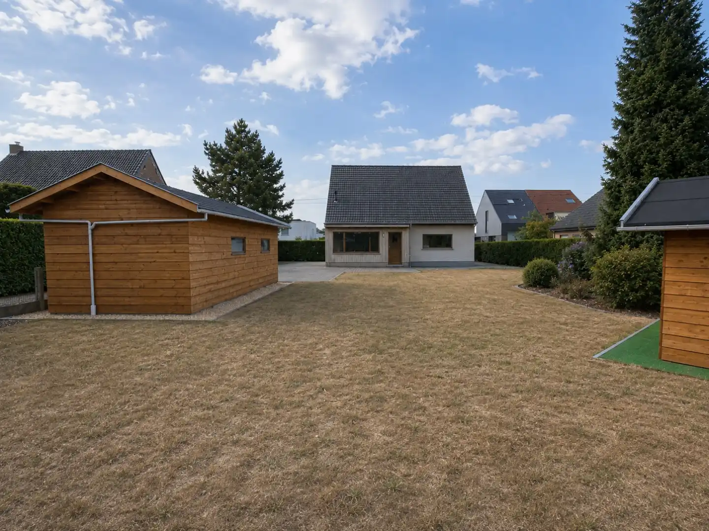 Gerenoveerde open bebouwing met drie slaapkamers, bureau en ruime tuin te huur in Merendree foto 19