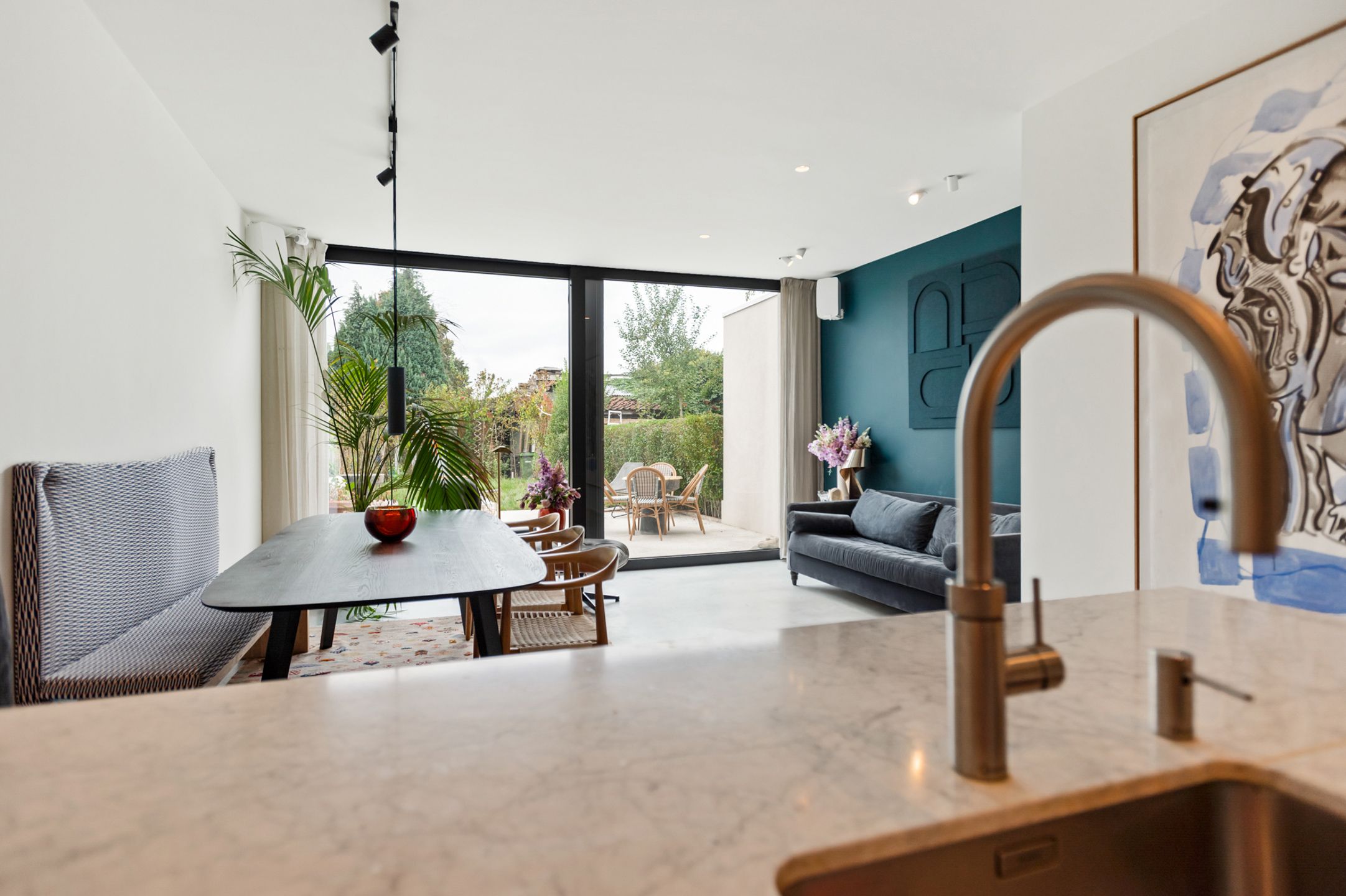 Prachtig gerenoveerde woning met mooie tuin - centrum Hove foto 6