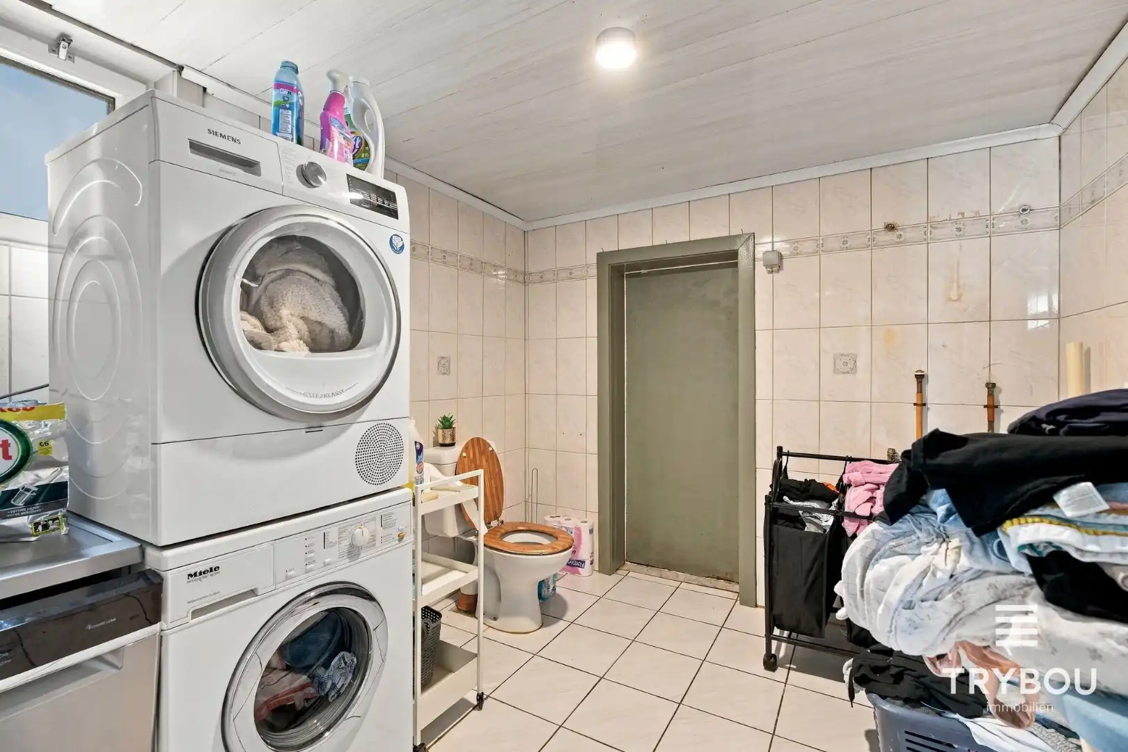  Ruime gezinswoning met 4 slaapkamers, garage en aangename tuin in Merkem! foto 17