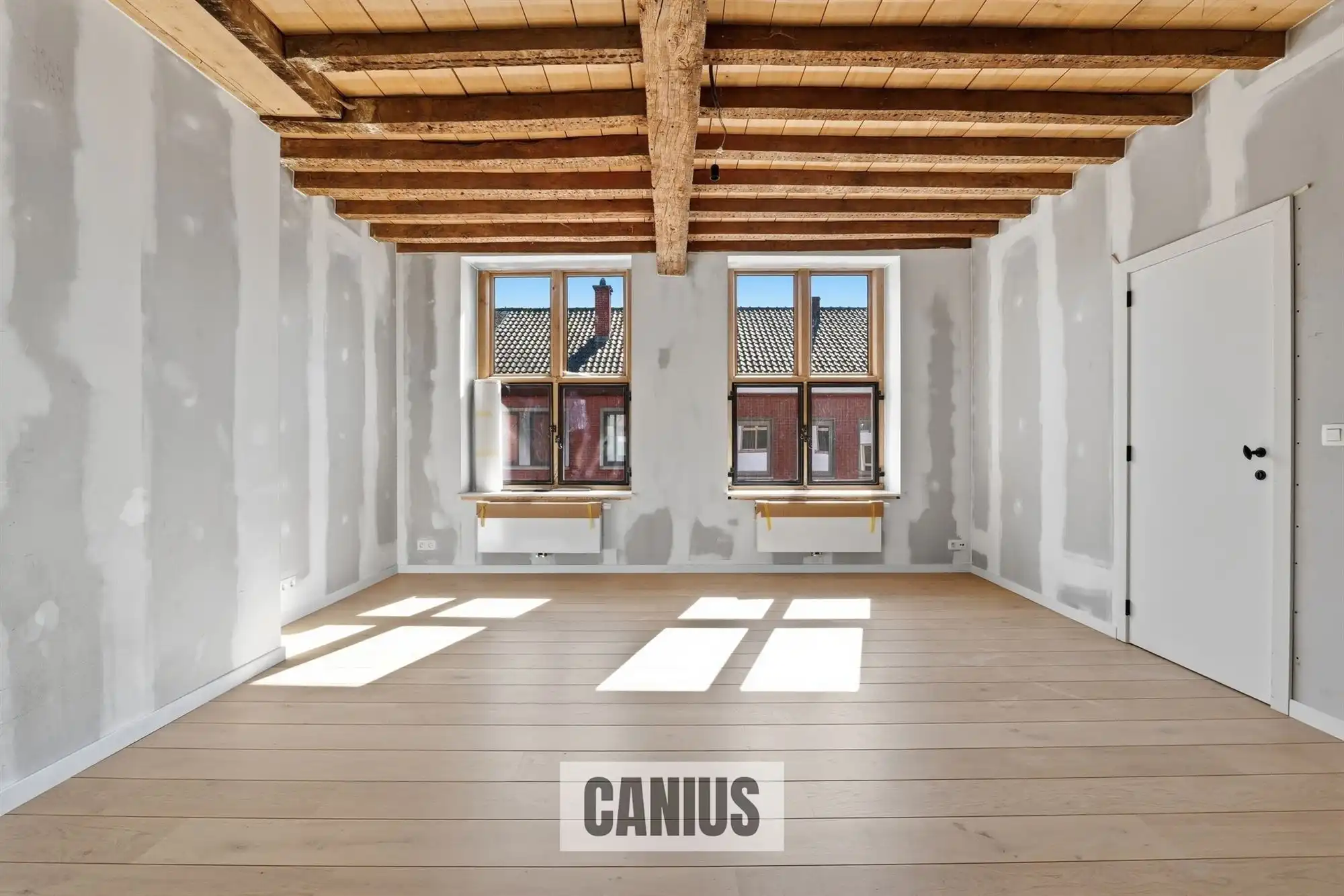 STATIGE WONING MET 3 SLKS EN TERRAS  foto 19