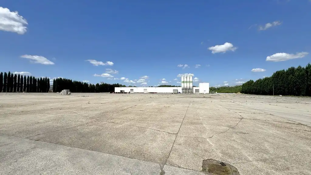 Loods met buitenopslag te huur in Rumst foto 12