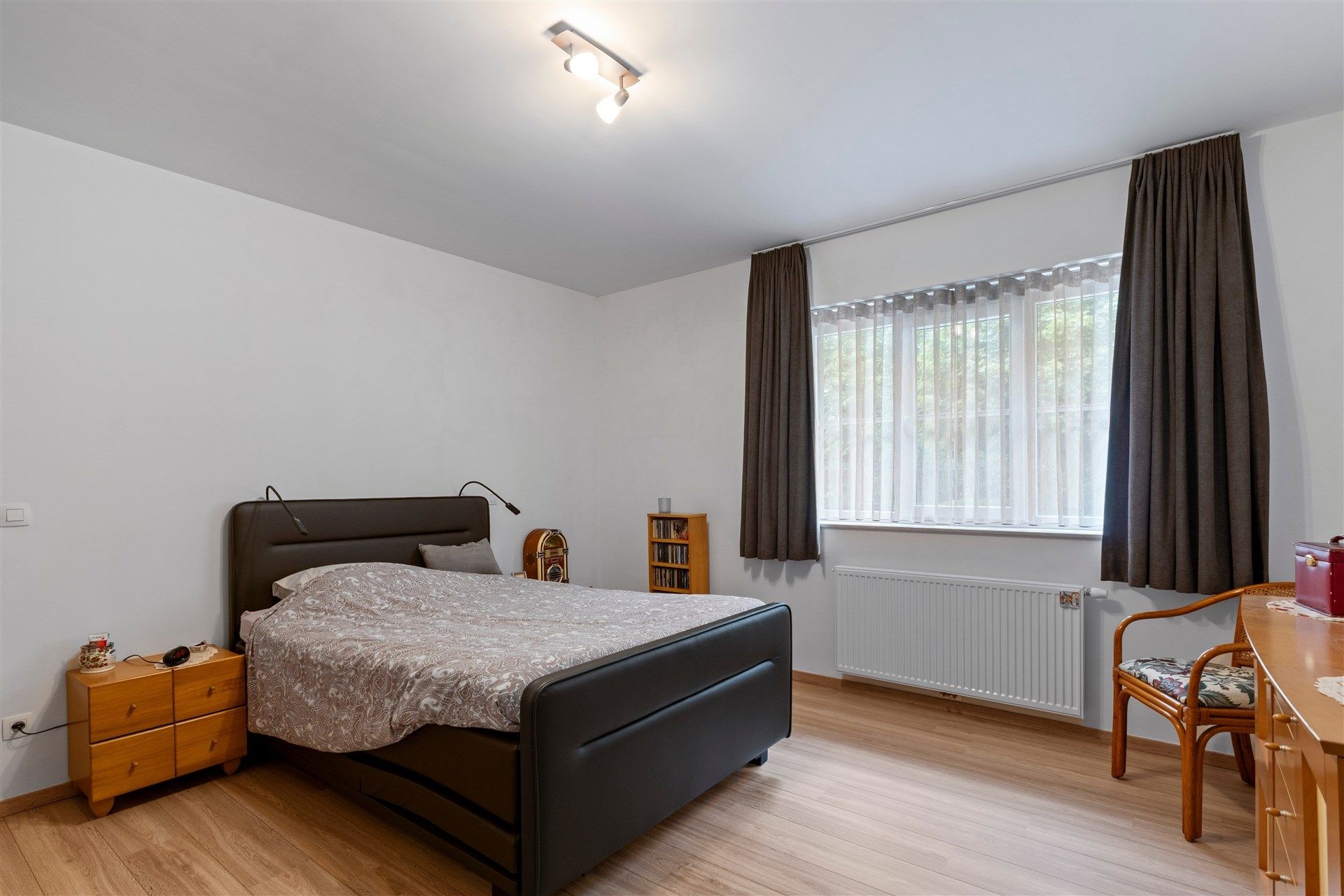 Prachtig gelijkvloersappartement met ondergrondse staanplaats.  foto 12