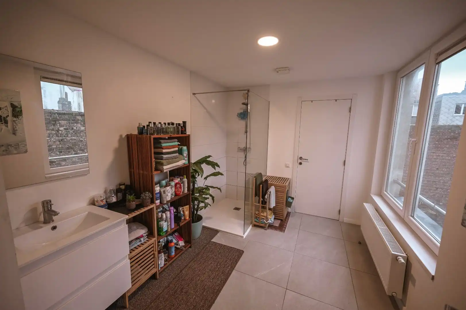 RUIM LICHTRIJK DUPLEX APPARTEMENT MET TERRAS NABIJ CENTRUM  foto 6