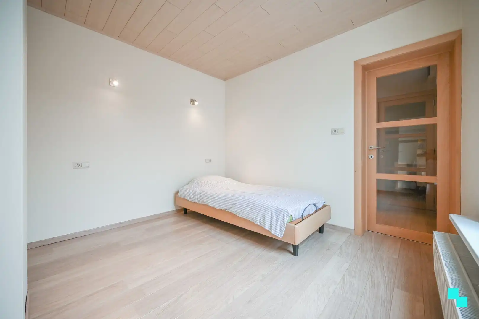 Ruime handelswoning op ideale zichtlocatie foto 18