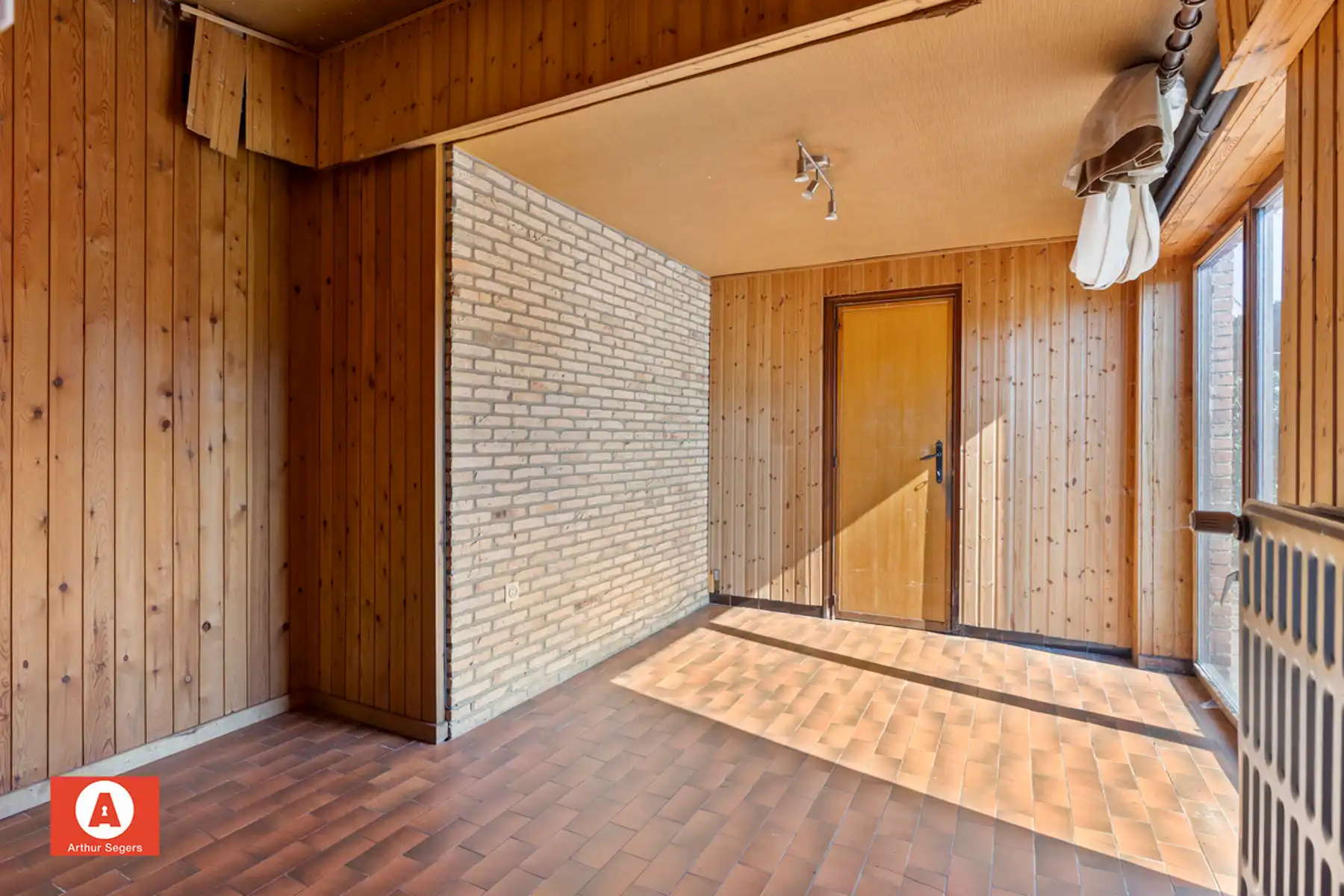 Te renoveren open bebouwing met 4 slaapkamers op toplocatie foto 14