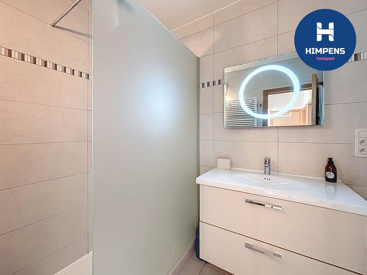 Instapklaar zonnig appartement in het centrum van De Panne foto 11