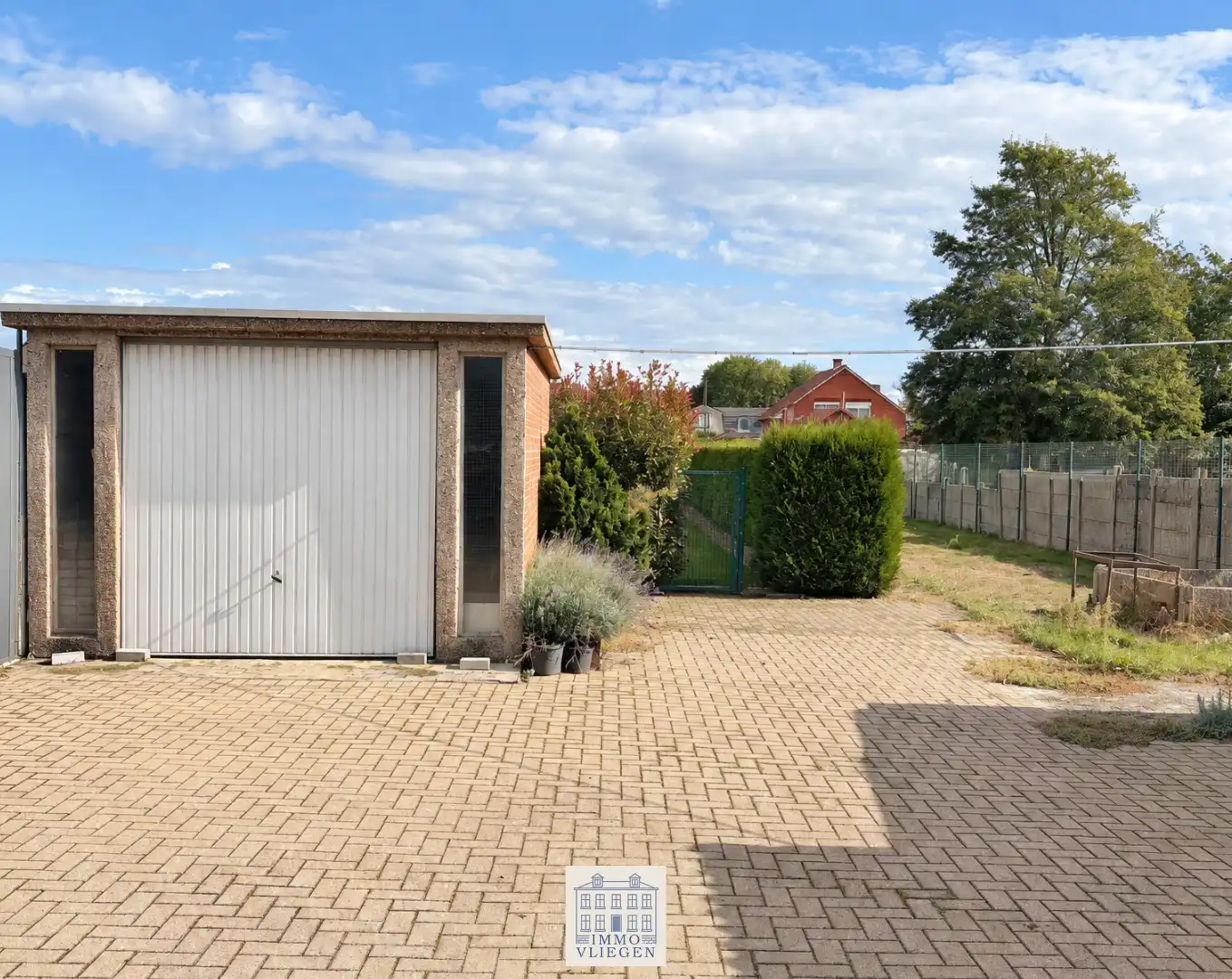 Te renoveren vrijstaande woning met ruime tuin op perceel van circa 800 vierkante meter in Neeroeteren foto 28
