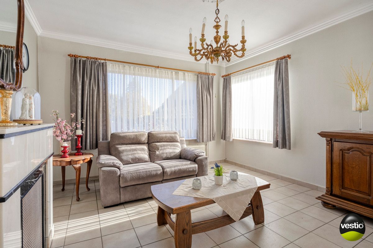 RUSTIG GELEGEN RUIME HALFVRIJSTAANDE WONING MET GROTE TUIN OP 22A49CA TE HOESELT. foto 5