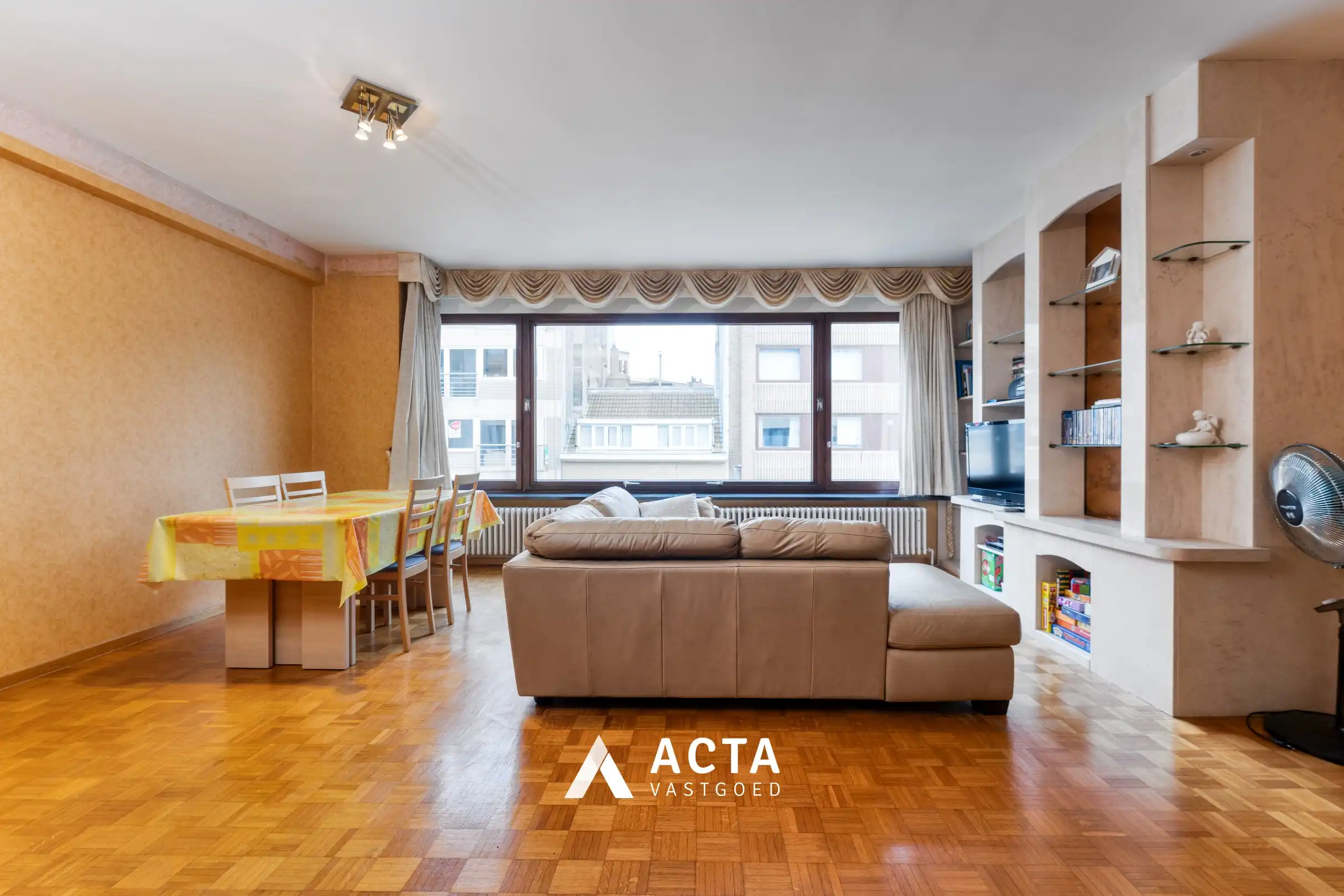 Ruim en centraal gelegen appartement op het Leopold I Plein in Oostende foto 4