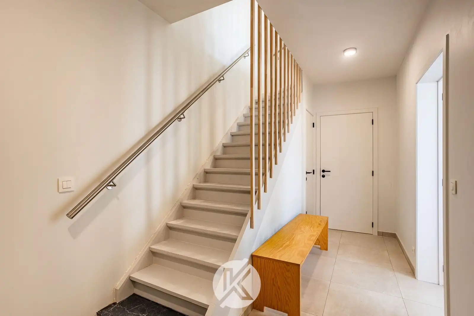 Gerenoveerde woning op leuke locatie foto 3
