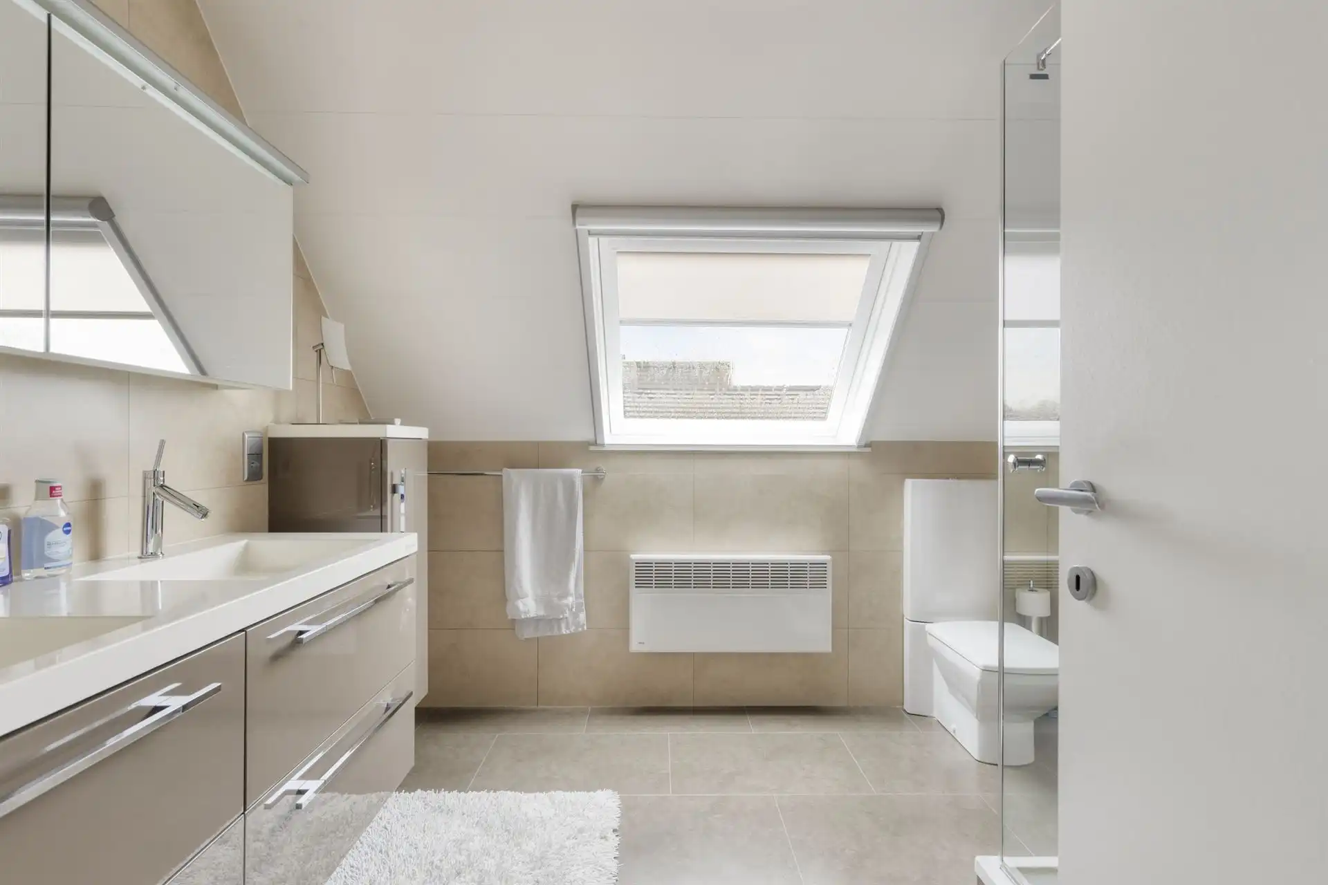 Instapklare woning met 3 slaapkamers en tuin.  foto 20