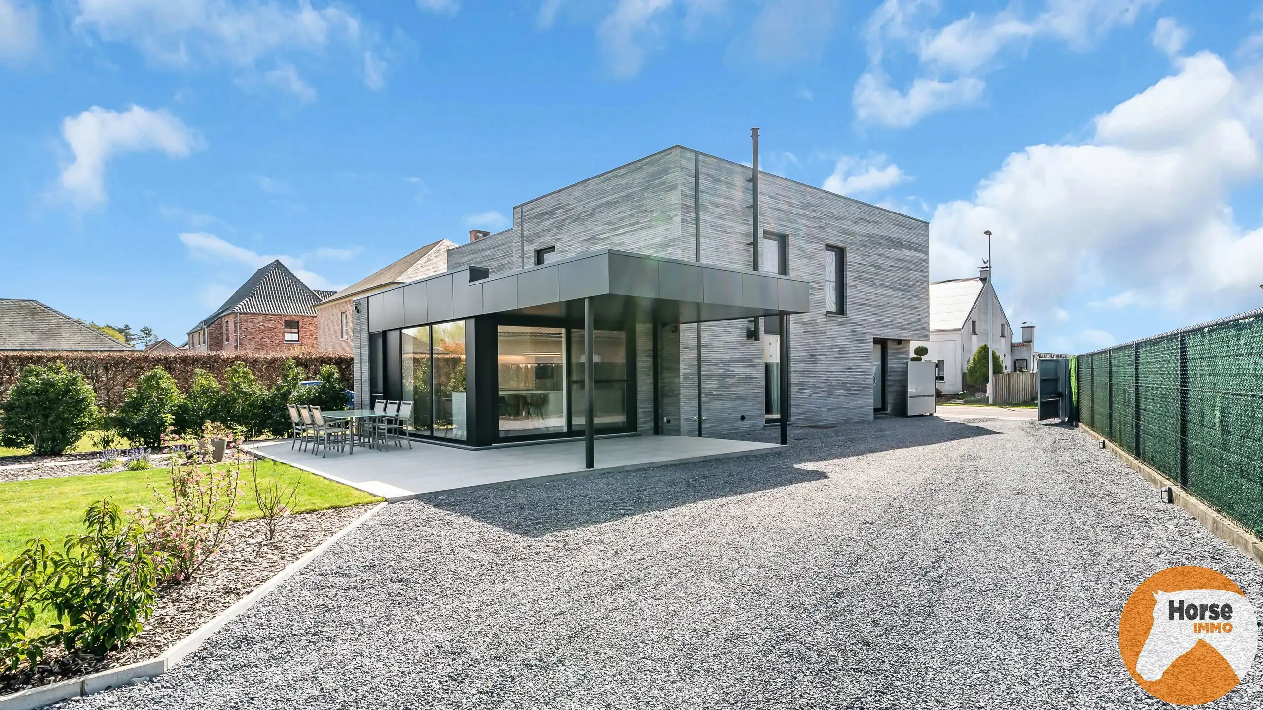 LAAKDAL-Moderne BEN-woning met paardenfaciliteit op 24,5are foto 16