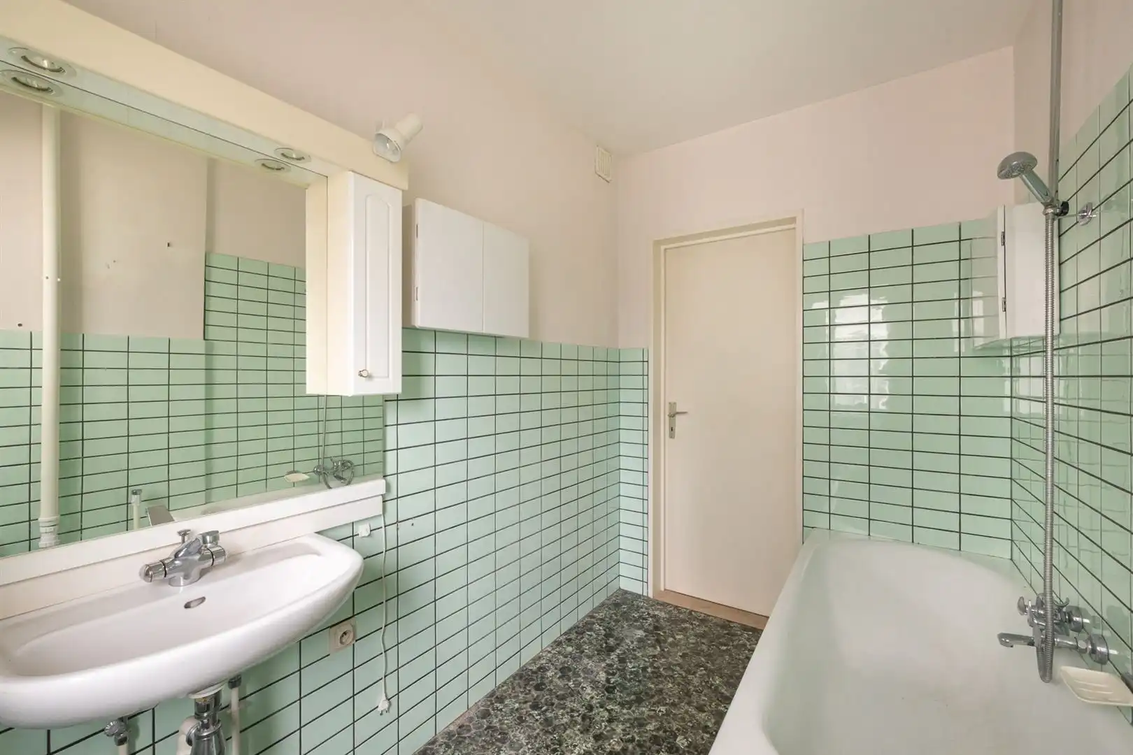 Half open ruim en licht appartement met terrassen foto 12