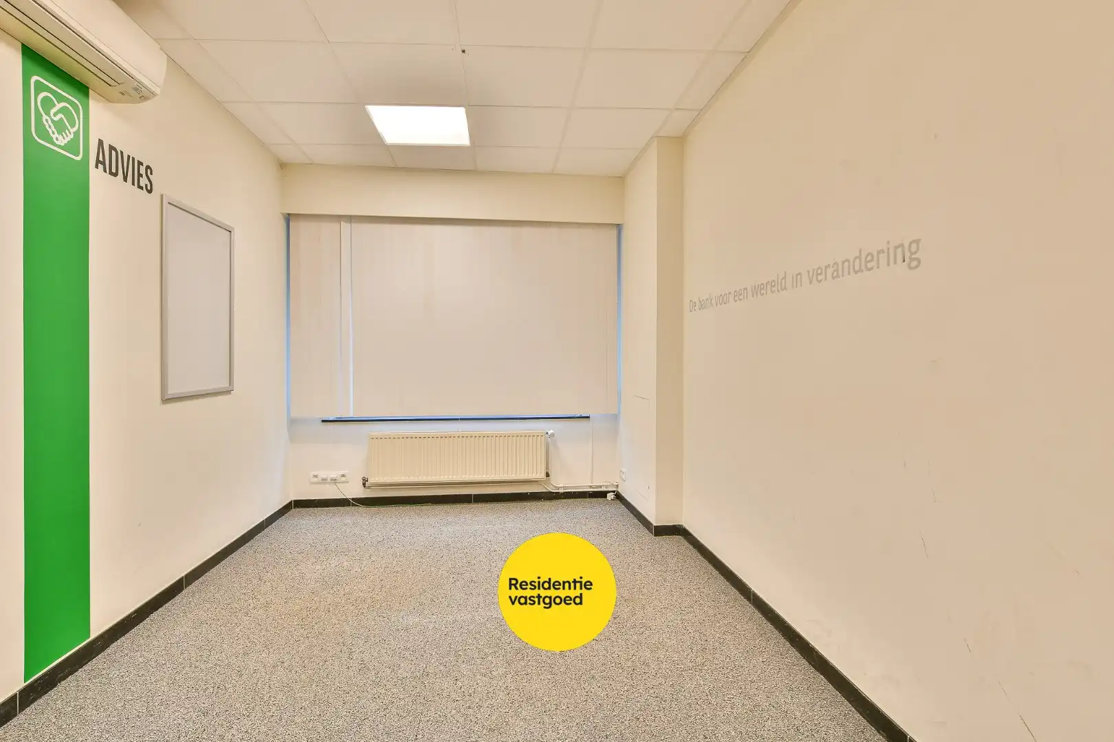 Uniek handelspand (voormalig bankkantoor) met veel mogelijkheden in centrum De Haan foto 11