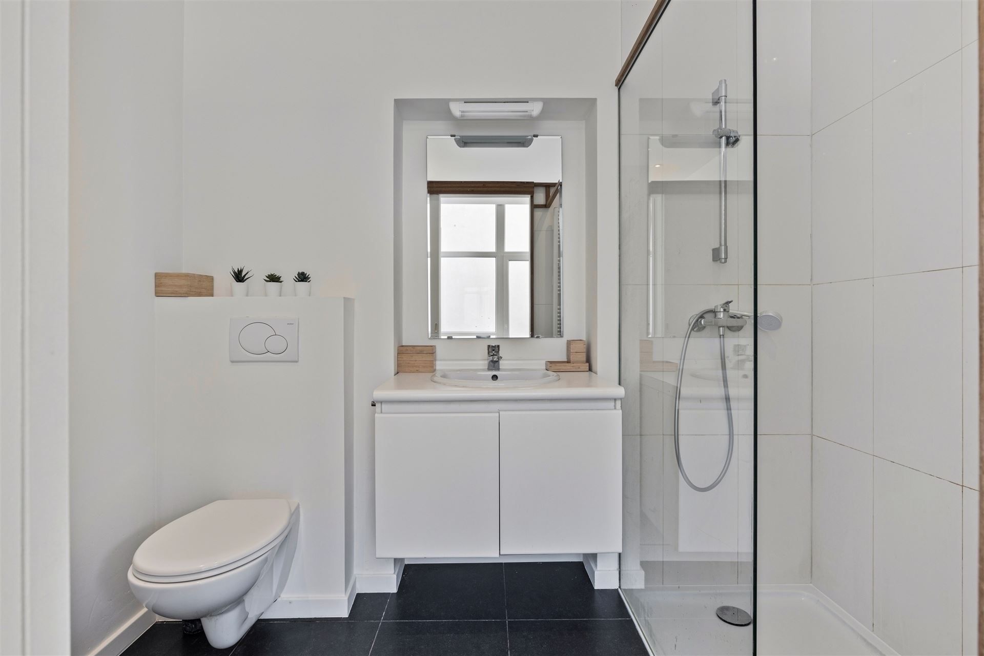Karaktervolle woning met twee aparte woonunits foto 14