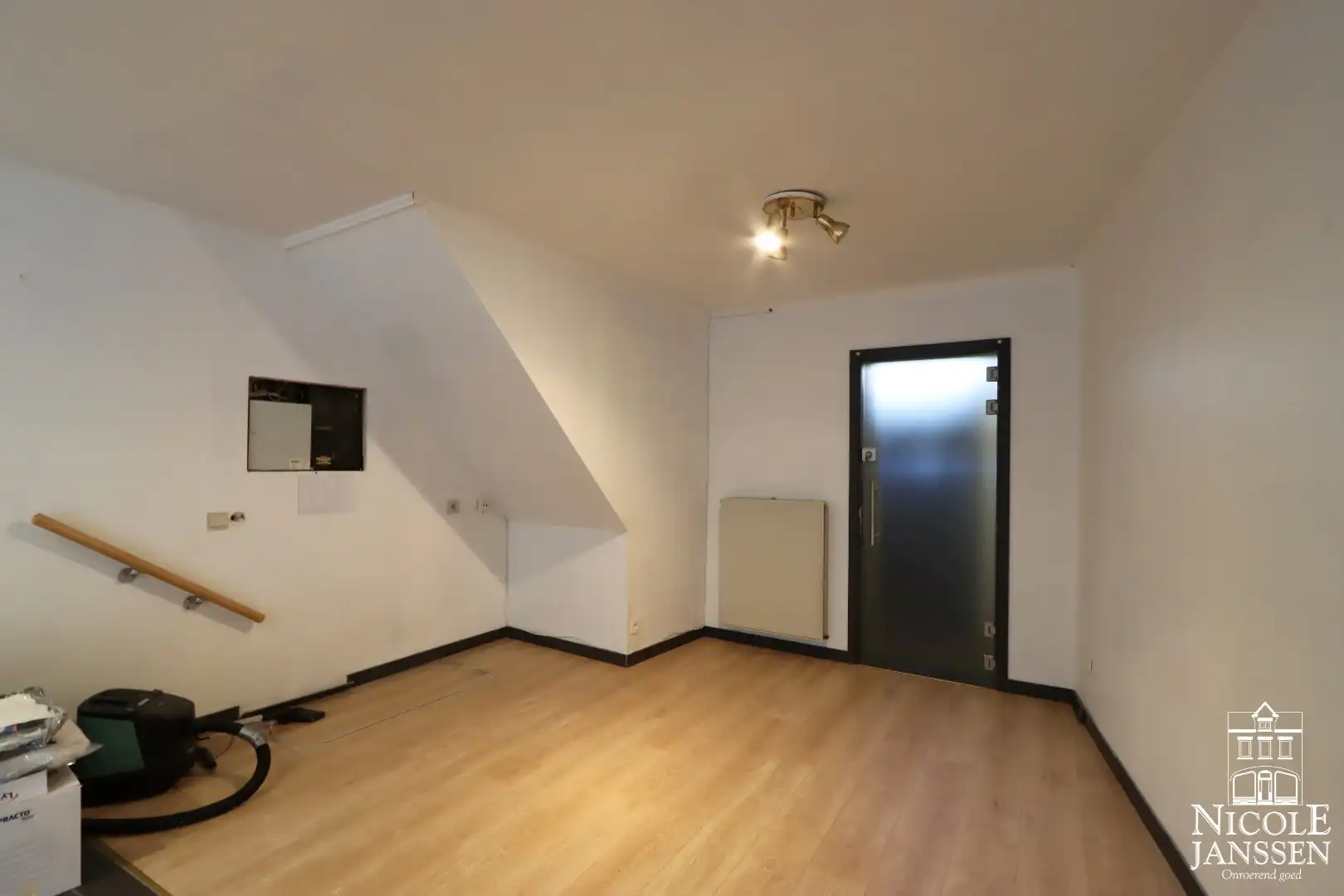 Interessant gebouw met twee appartementen  foto 4