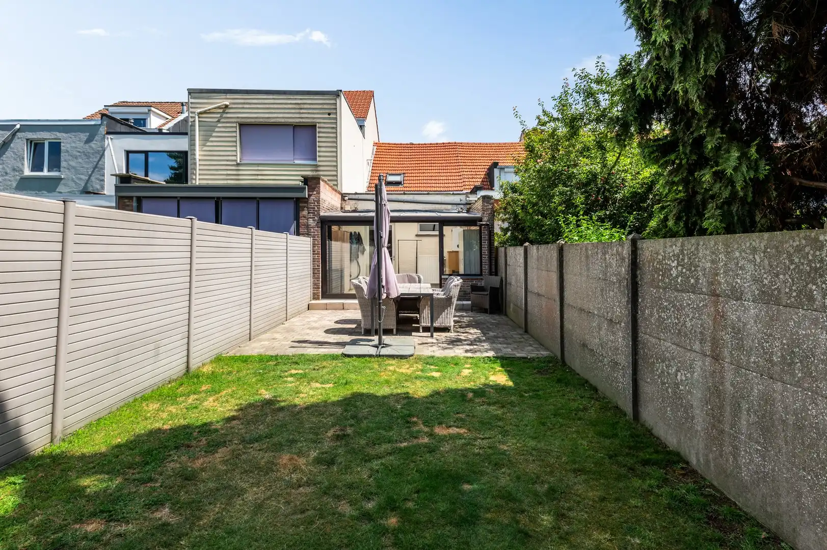 Instapklare woning met veranda en tuin foto 10