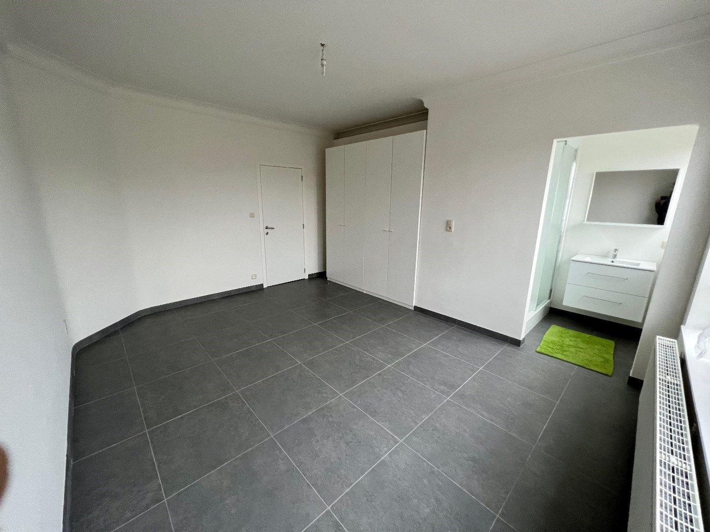 Volledig gerenoveerd 1slpk appartement op zeer aangename ligging! foto 6