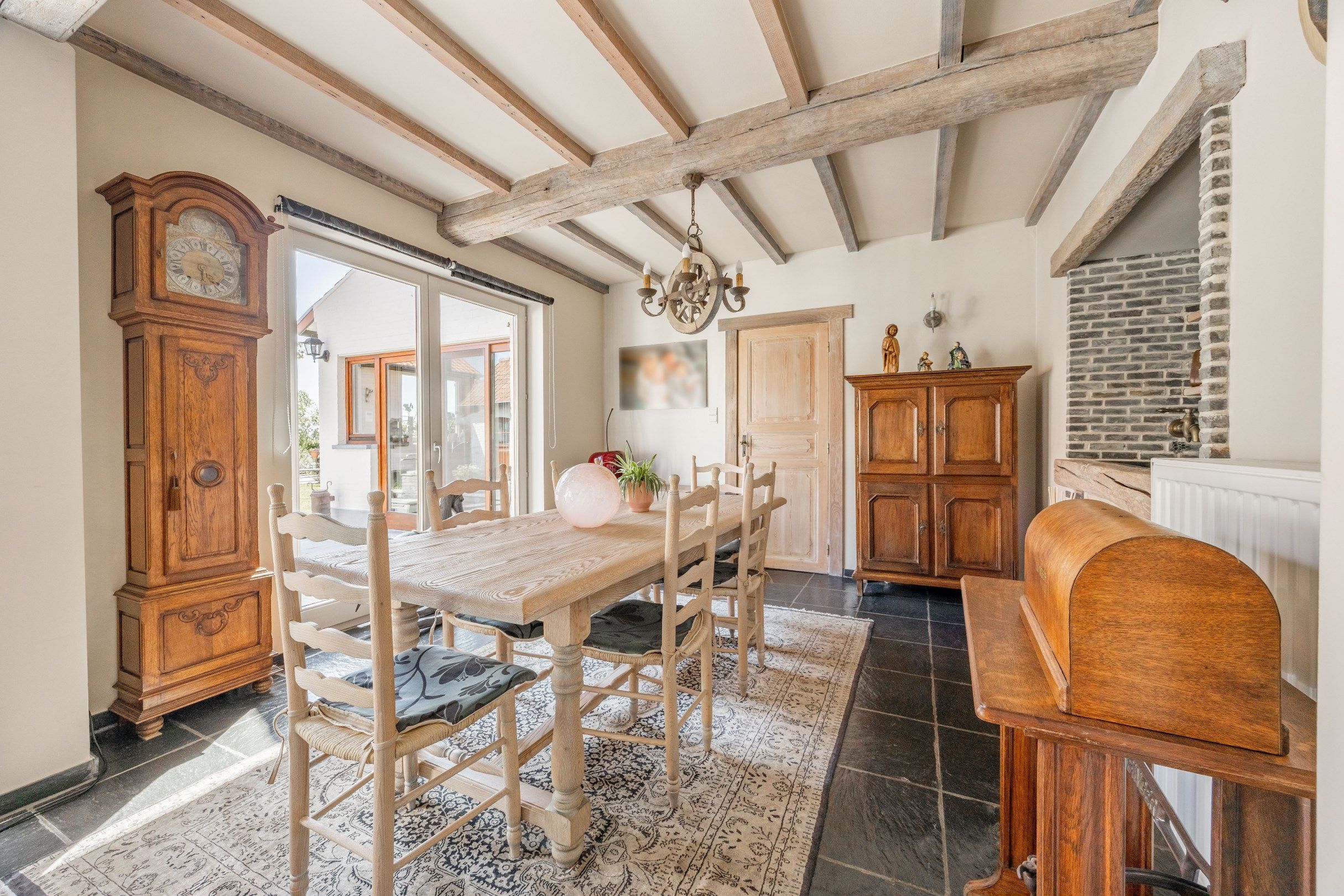 CHARME LANDHUIS  GELEGEN OP 1534 M² foto 10
