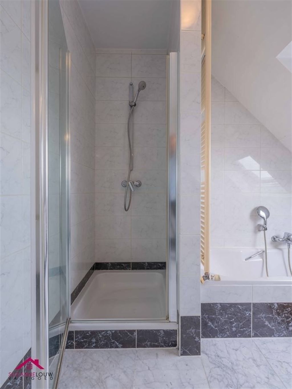 Ruim en gezellig appartement vlakbij het centrum foto 27