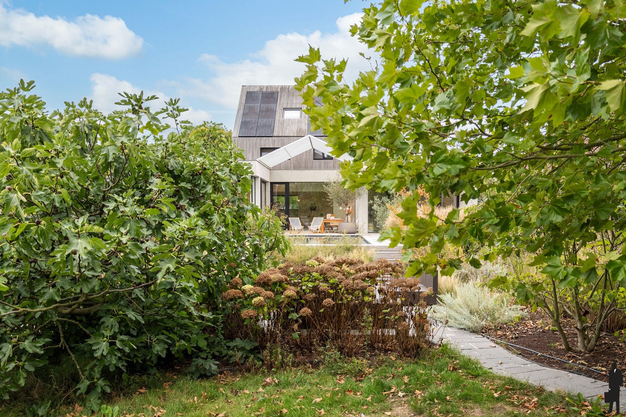 Uitzonderlijk gelegen architectenvilla op grond van 2.001m² foto 25