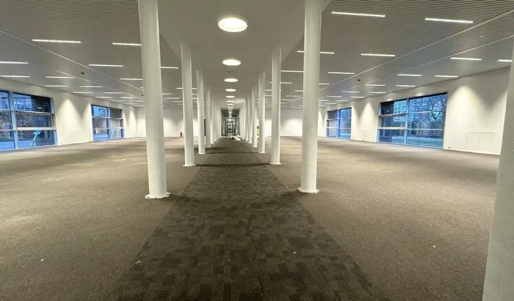 Vernieuwde kantoren te huur in Crepain gebouw aan Zuiderpoort in Gent foto 4