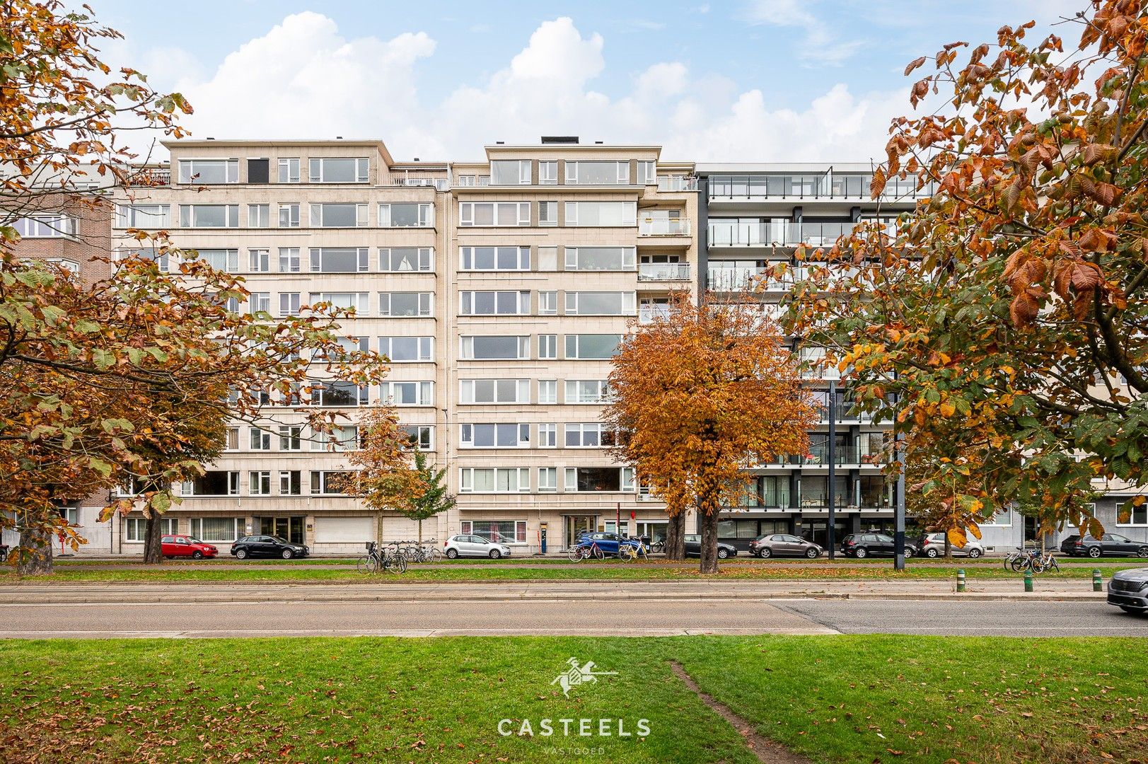 Karaktervol penthouse op een toplocatie te Gent foto {{pictureIndex}}