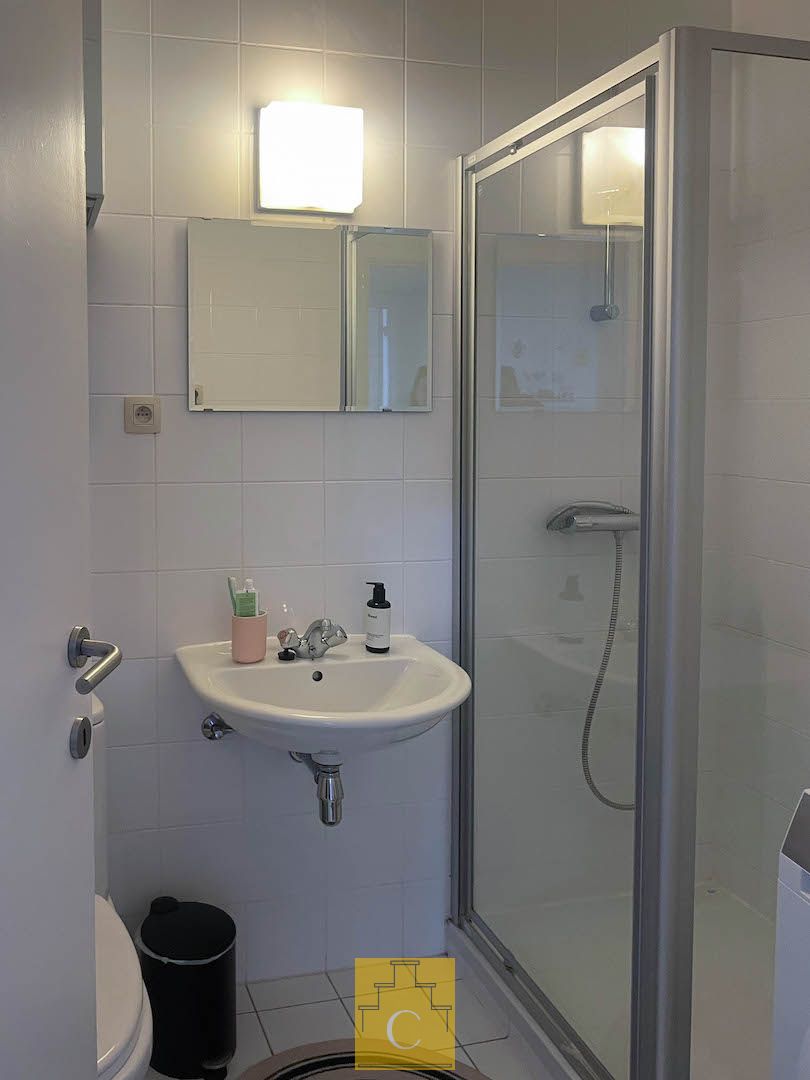 Trendy gerenoveerd appartement nabij Sint Jansplein foto 8