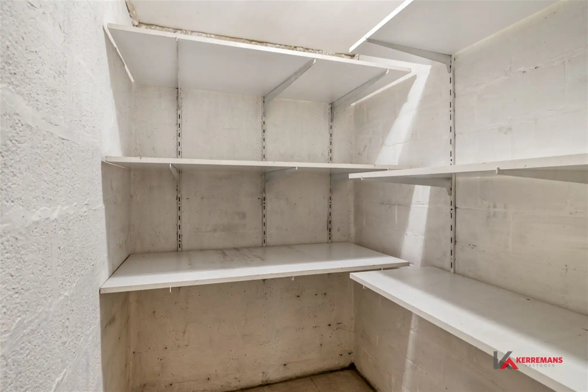 Instapklaar appartement met 3 slaapkamers en garage.  foto 20