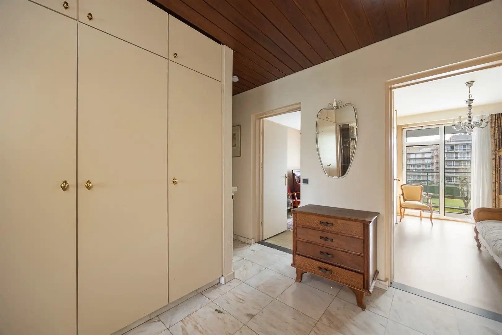 Appartement vol licht, terrassen en potentieel foto 12