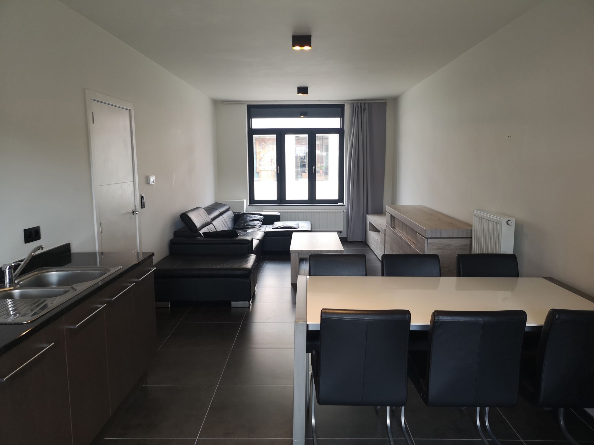 Gezellige rijwoning met drie kamers foto 3