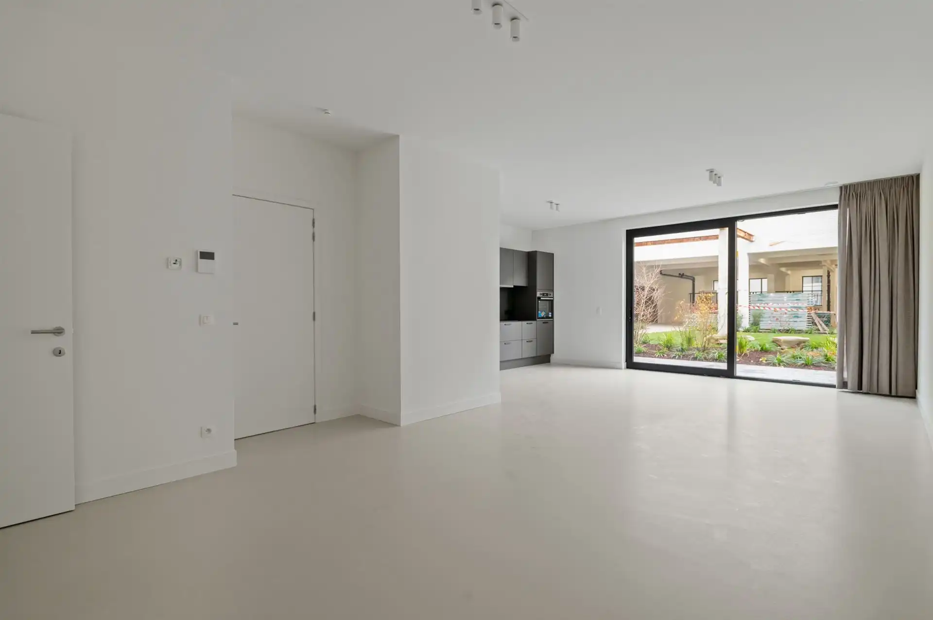 gelijkvloers nieuwbouw 2slk appartement met tuin foto 4
