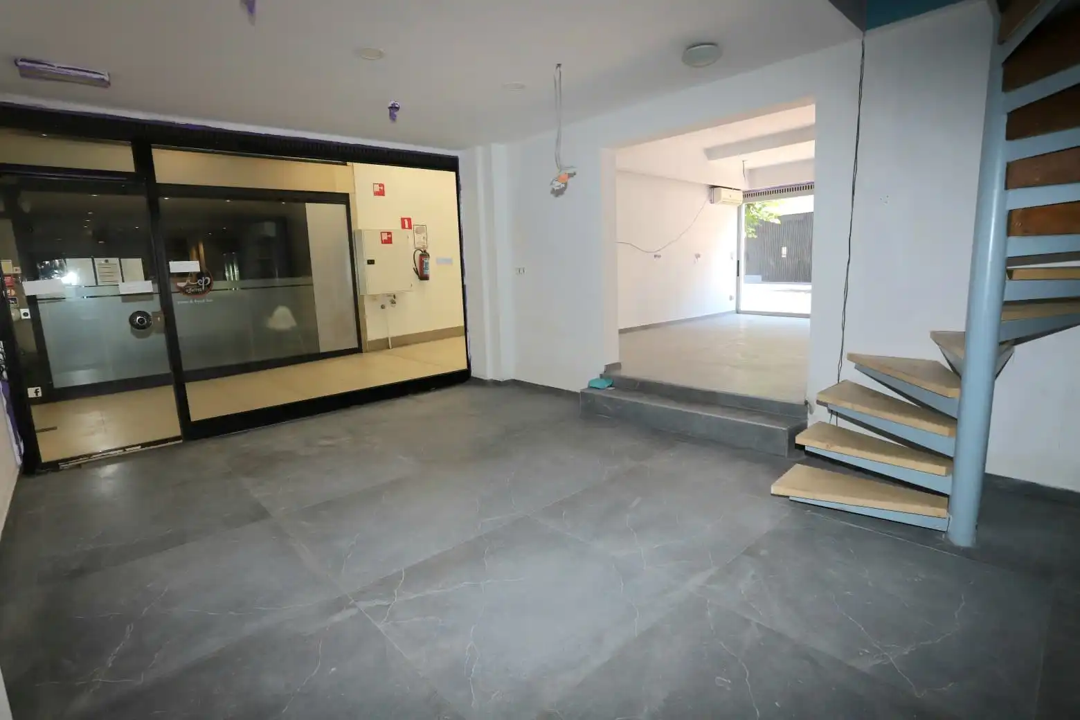 Ruim Duplex Handelspand/Horecapand in Genk-Centrum foto 9