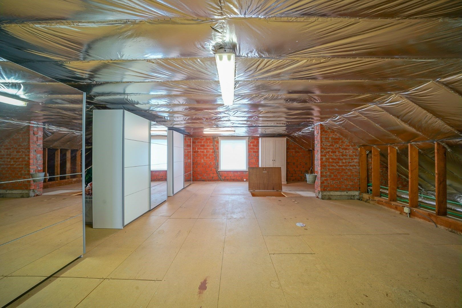 Instapklare laagbouwvilla met 305 m² woonoppervlakte en prachtig aangelegde tuin foto 32