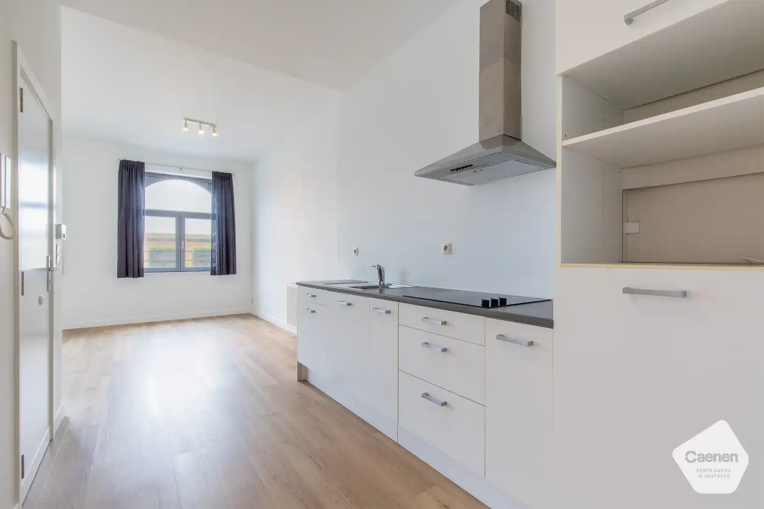 Ruim en lichtrijk appartement met open leefruimte op wandelafstand van jachthaven en strand foto 10