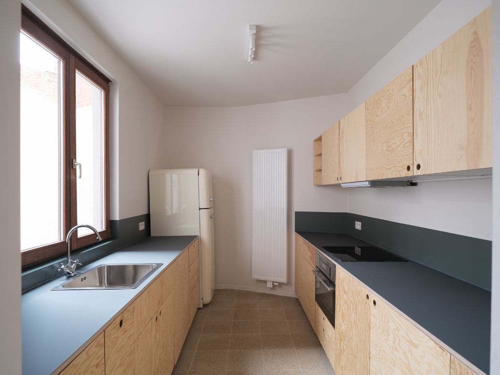 Centrum Gent – Instapklare en karaktervolle burgerwoning met 3 slaapkamers, 2 badkamers, buitenruimte en polyvalente sous-sol. foto 4