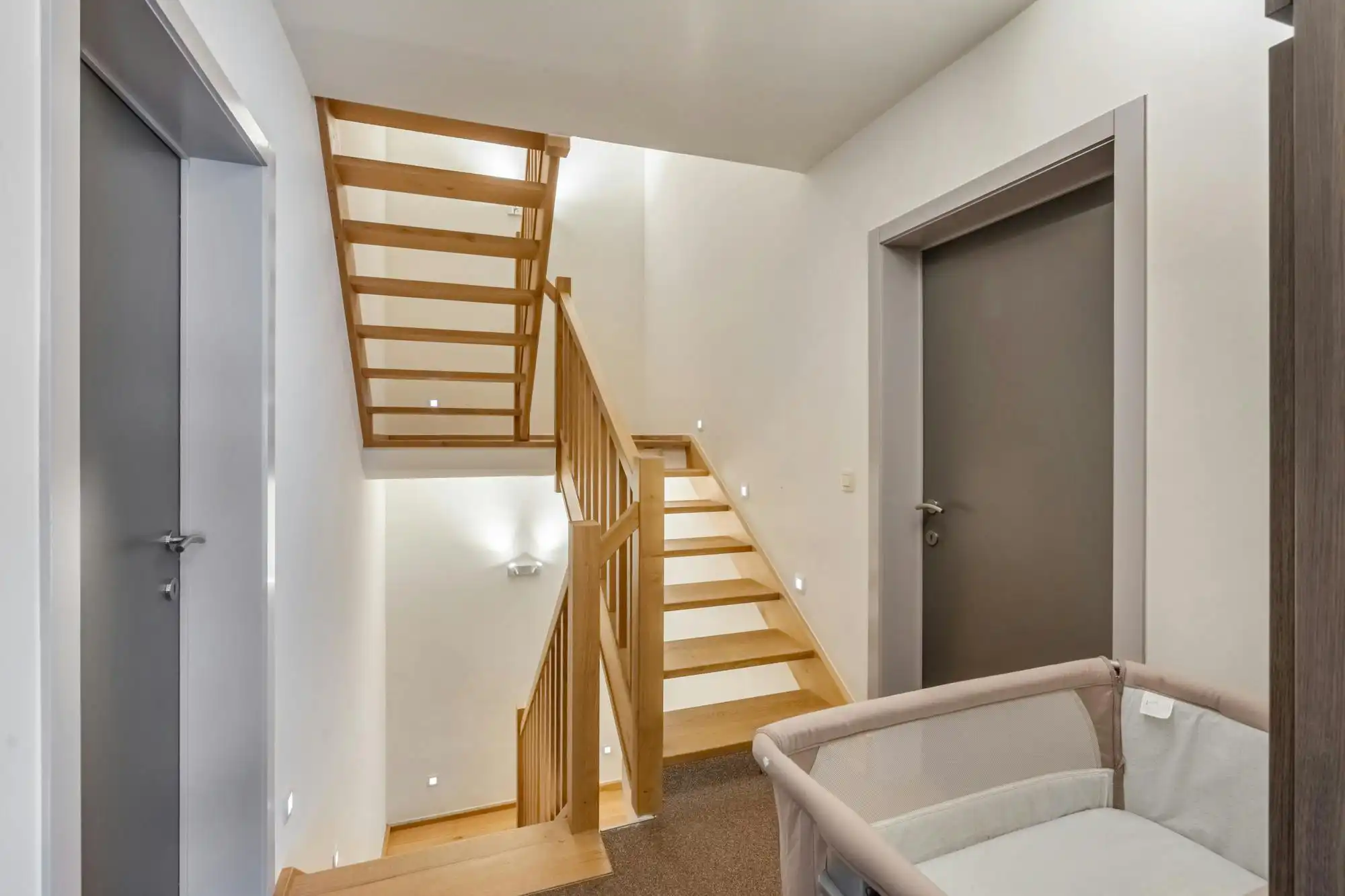 Gerenoveerde woning met praktijkruimte en 4 slaapkamers centrum Diepenbeek foto 12