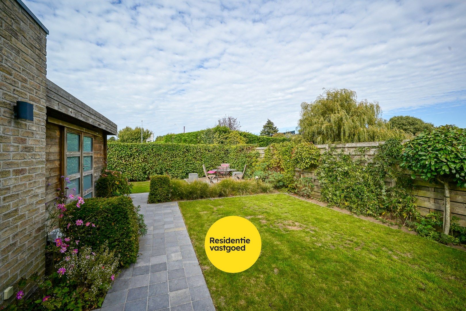 Instapklare halfopen woning met zonnige tuin, aparte garage en tuinhuis foto 31