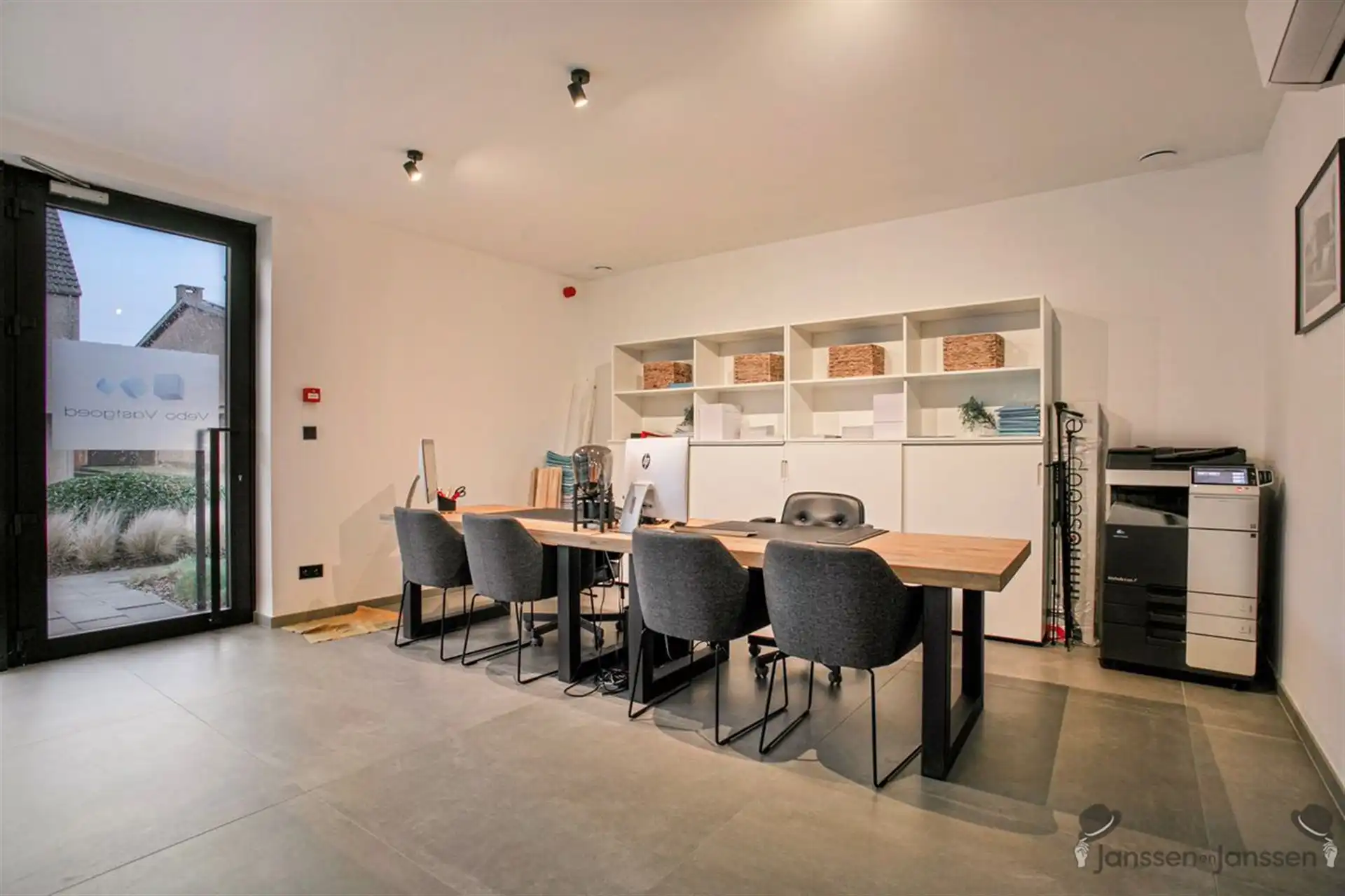 Unieke Kans: Commerciële Toplocatie in het Hart van Itegem foto 4