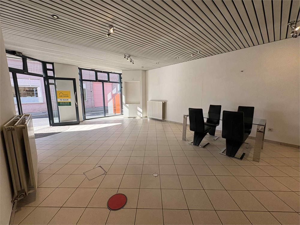 Gunstig gelegen handelspand/kantoorruimte nabij de markt van Torhout foto 5