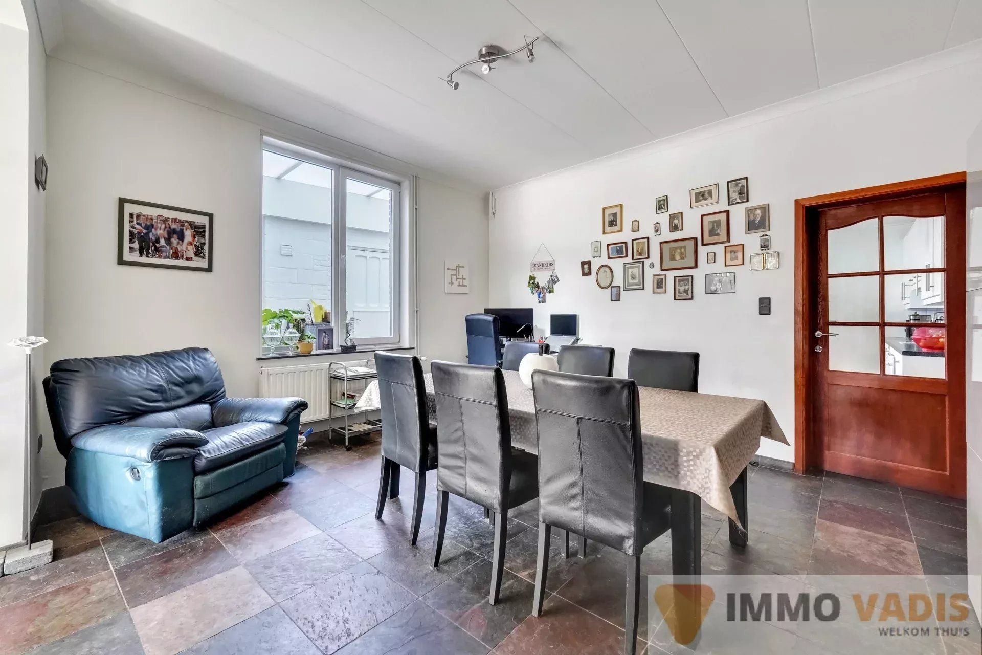 Stadswoning met garage, 2 slaapkamers en 2 badkamers, op een toplocatie in het centrum. Een verborgen parel in het hart van de stad. foto 4