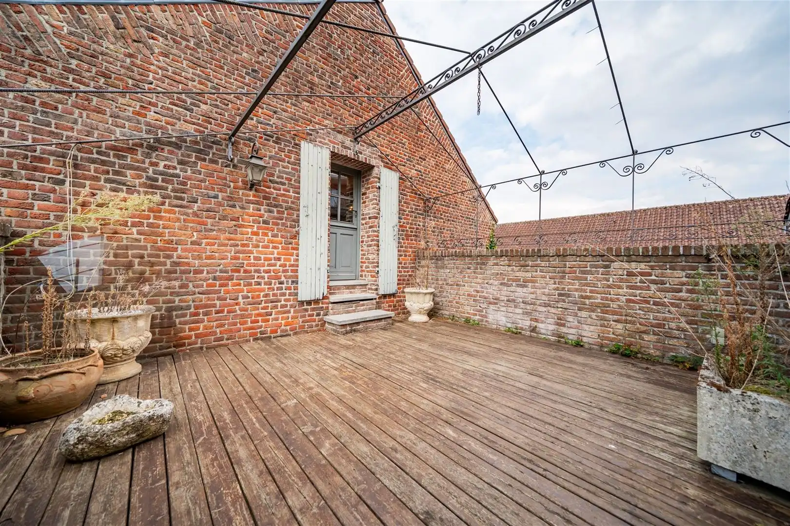 Handelscomplex met appartement in centrum Landen foto 17