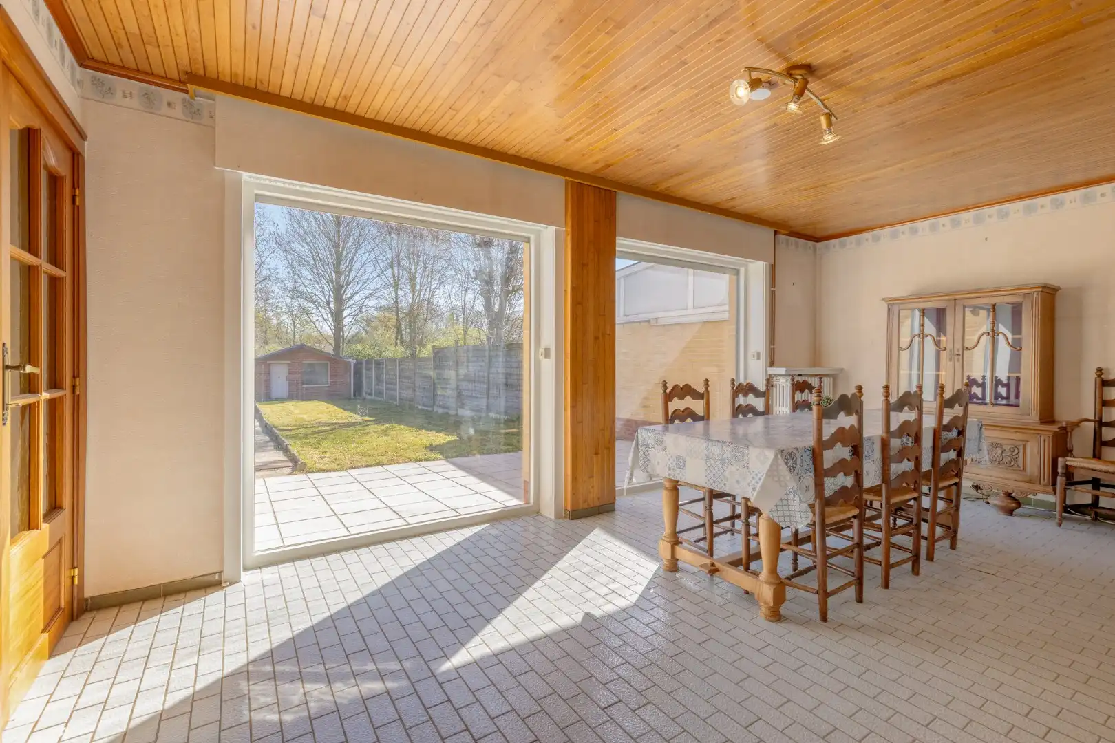 Heel aangename woning met grote tuin in een rustige buurt! foto 3