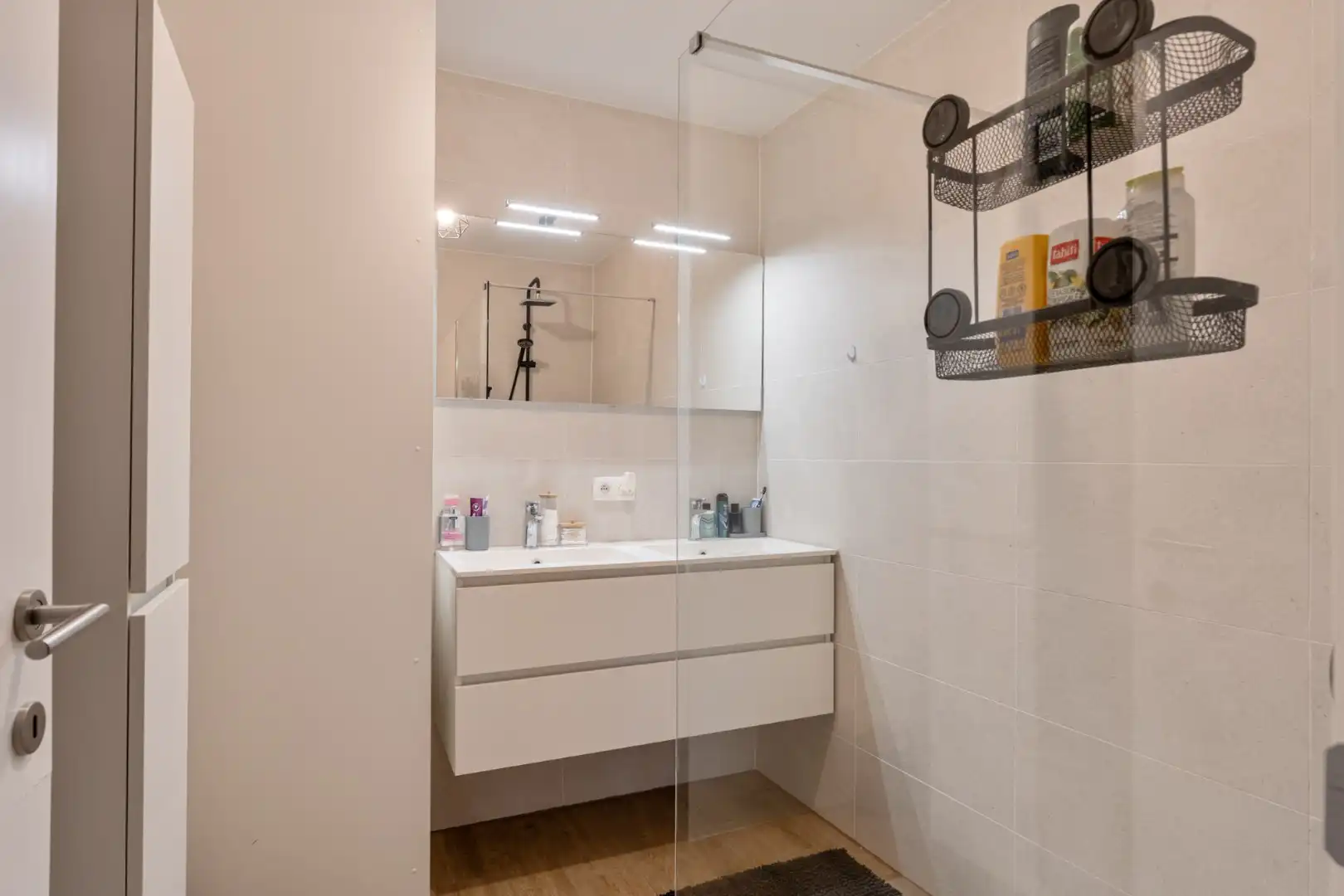 Recent, gelijkvloers appartement in een stijlvolle residentie mét ondergrondse parkeerplaats en kelderberging!  foto 19