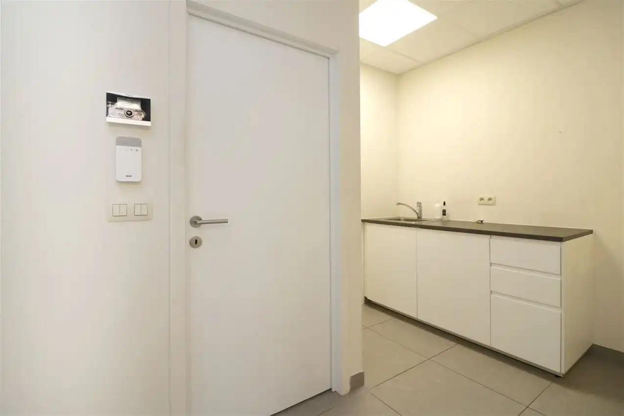 handelszaak met grote zichtbaarheid te midden van centrum foto 26