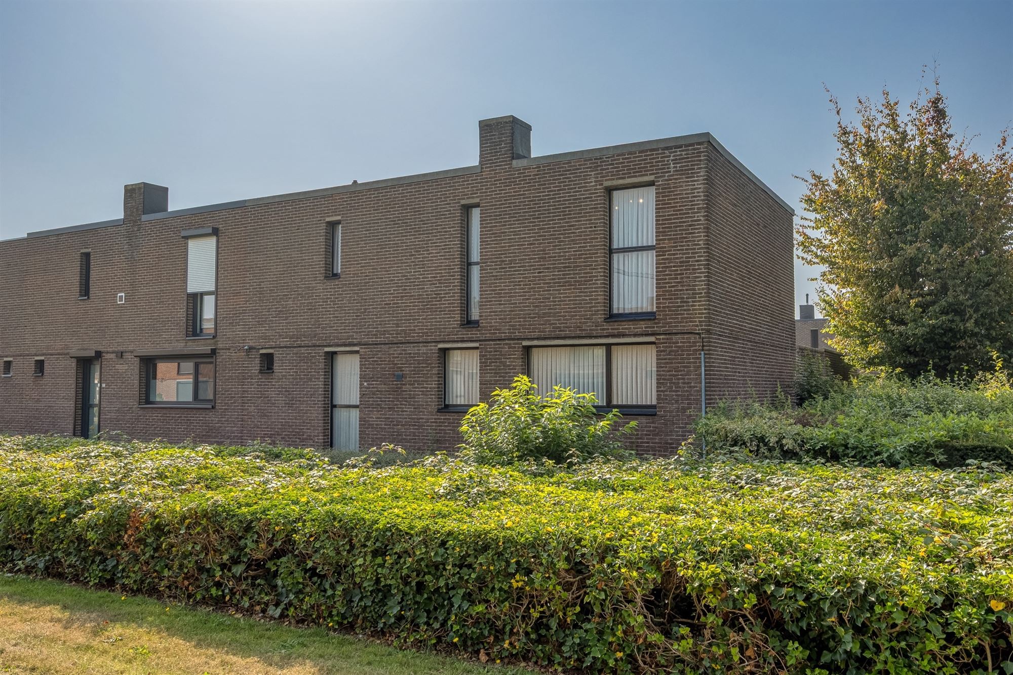 Halfopen gezinswoning met 4 slaapkamers foto 29