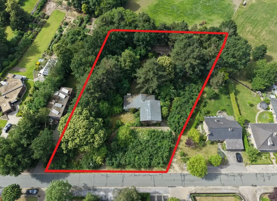 Uitzonderlijk perceel van bijna 50 are met renovatie- én ontwikkelingspotentieel op toplocatie foto 3
