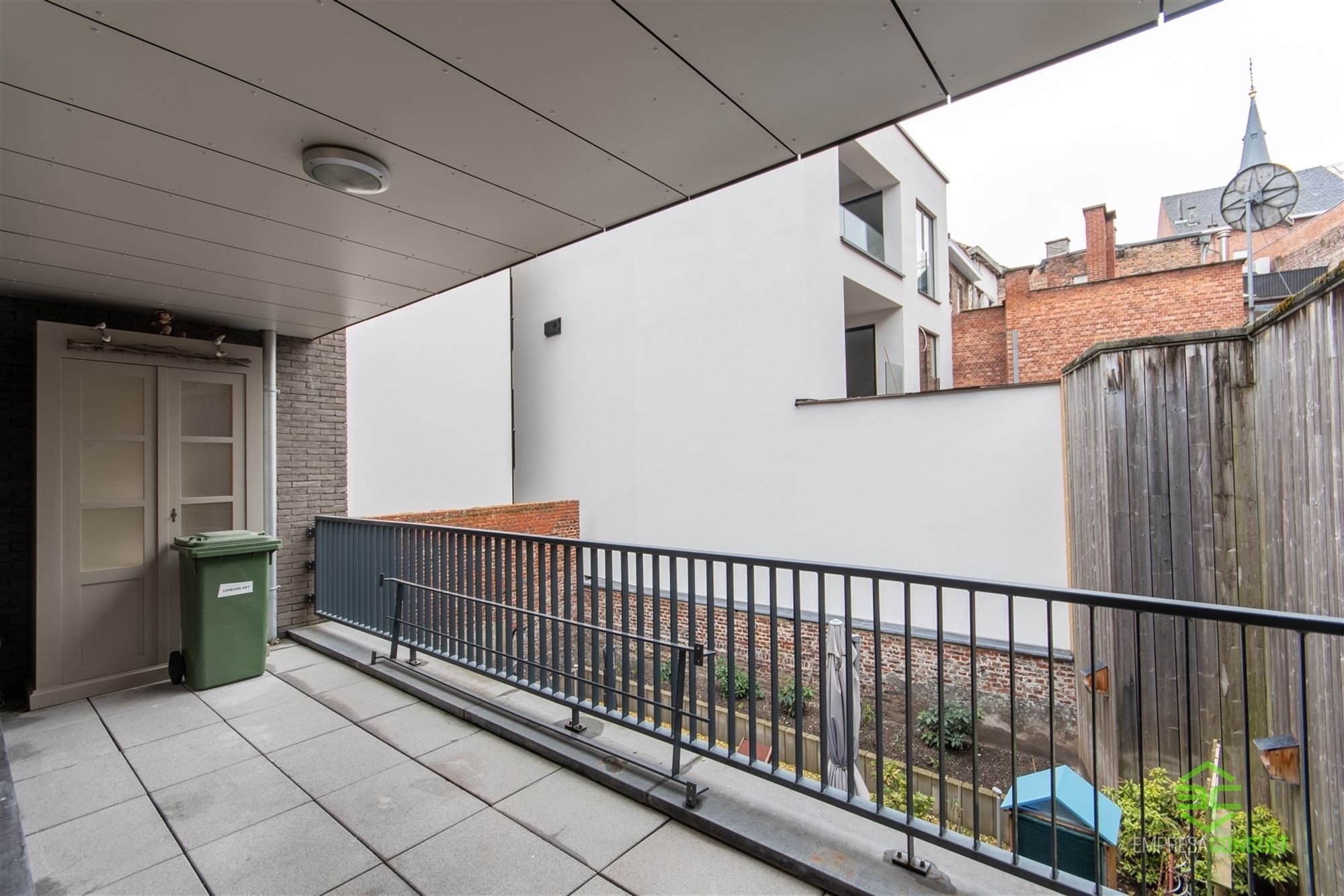 Instapklaar appartement met 2 slpk, in het centrum foto 13