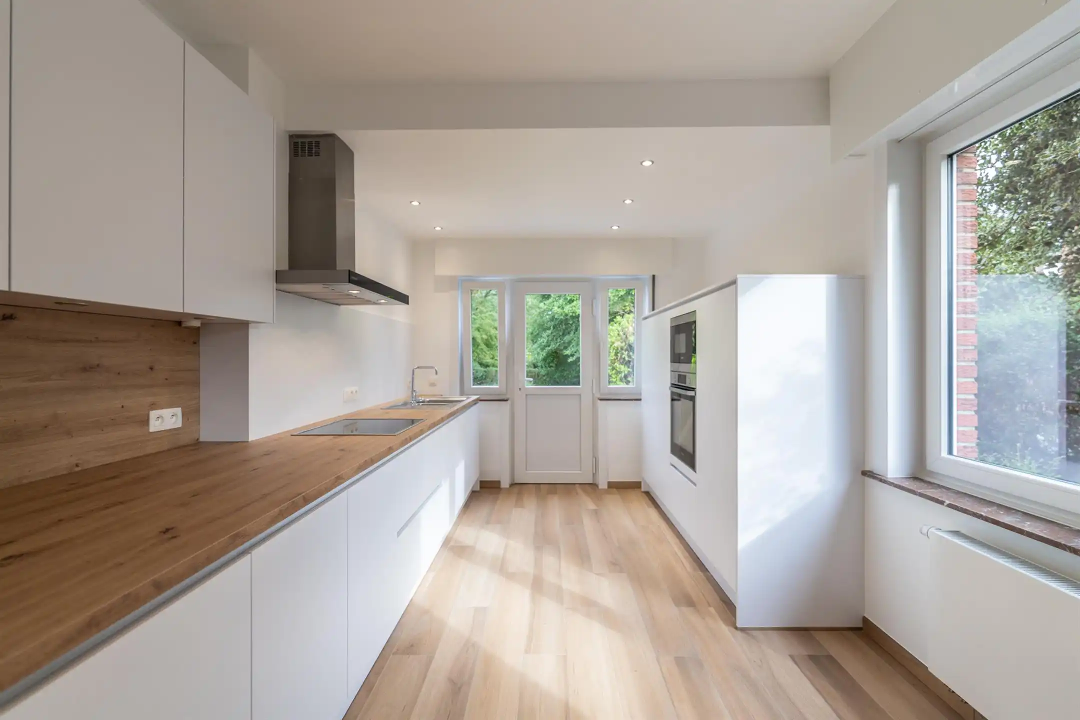 Mooie gerenoveerde woning met 3 slaapkamers foto 5